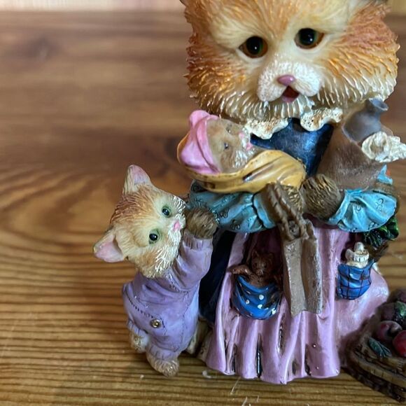 Merriweather 1997 Vanmark Cat Collectible Mama Hold Me too edition # 118113 - Picture 6 of 7
